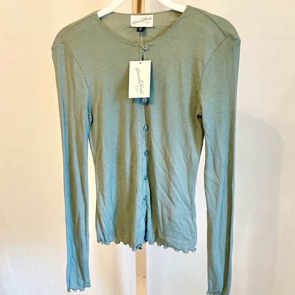 Universal Thread Womens Sage Green Ribbed Lettuce Edge Button Front Cardigan XS
